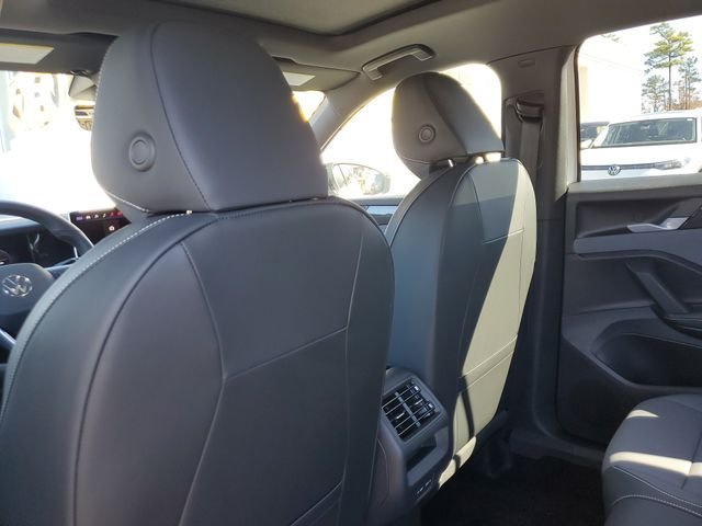 New 2026 White Volkswagen 2.0T SE R-Line Black image 11
