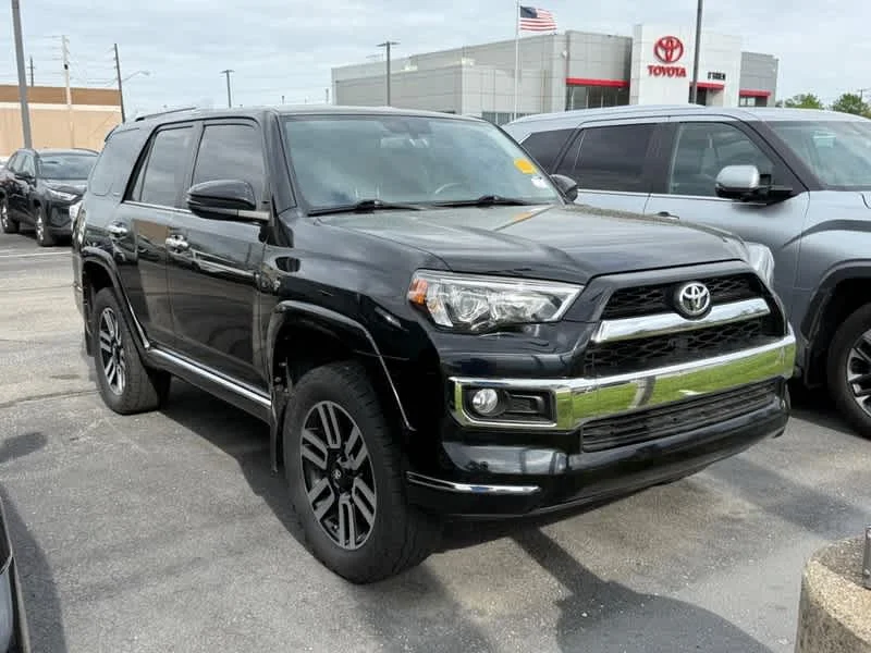 2019 Toyota 4Runner Limited 4x4 V6's photo