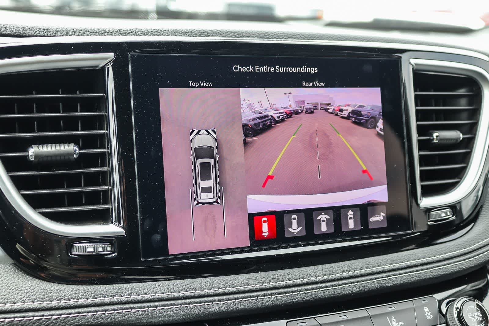 2026 Chrysler Pacifica Limited - Photo 28