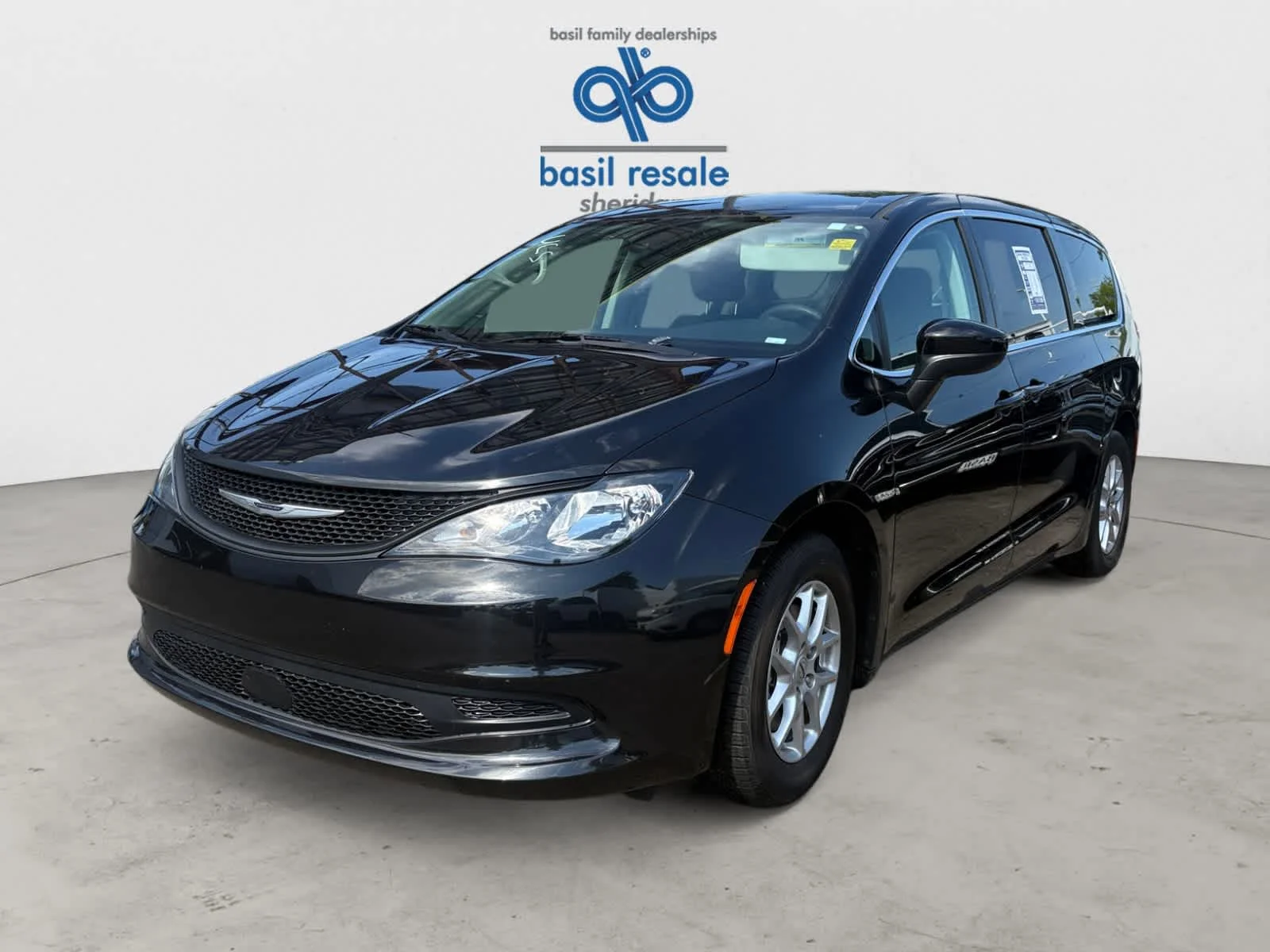 Used 2023 Brilliant Black Crystal Pearlcoat Chrysler LX image 2