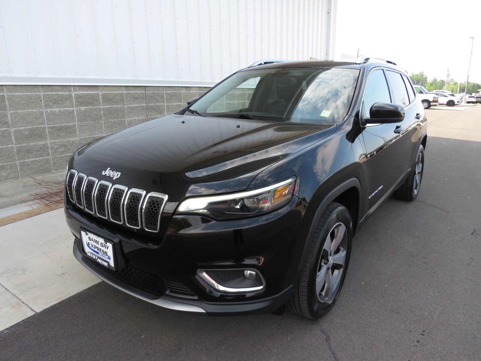 Used 2019 Diamond Black Crystal Pearlcoat Jeep Limited image 13