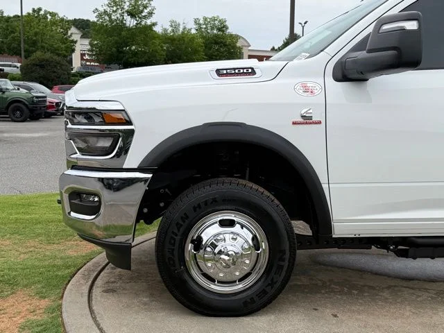 2026 RAM 3500 Chassis Tradesman - Photo 12