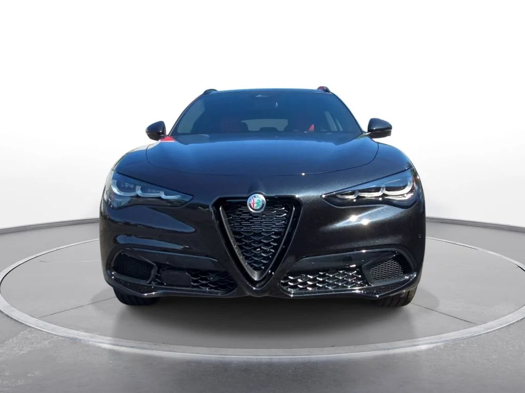 New 2026 Vulcano Black Metallic Exterior Paint Alfa Romeo Veloce image 2