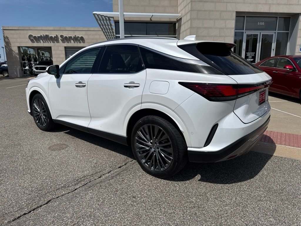 Used 2024 White Lexus 350 Luxury image 5