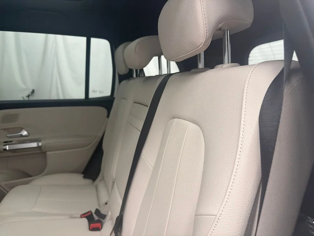 New 2026 White Mercedes-Benz GLB 250 image 18