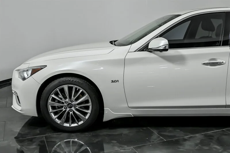 Used 2020 Majestic White INFINITI 3.0T Luxe image 6