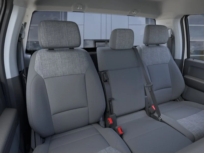 New 2026 Oxford White Ford F-600® XLT image 10