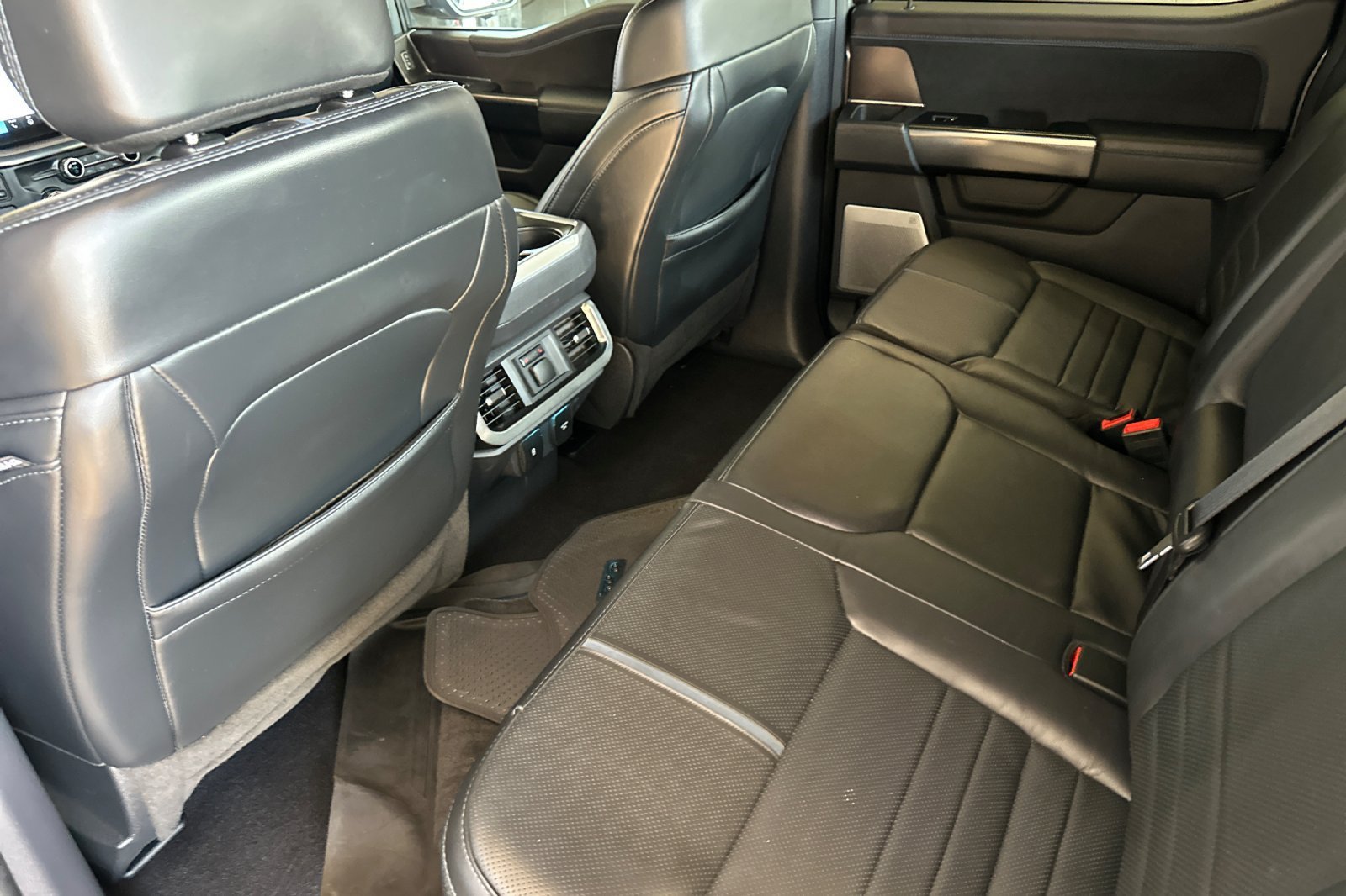 Used 2024 Gray Ford Platinum image 12