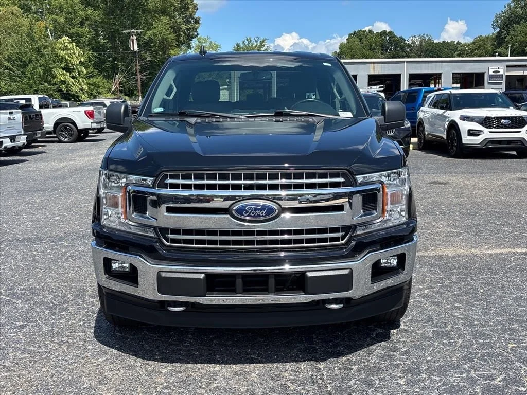 Used 2018 Black Ford XLT image 2