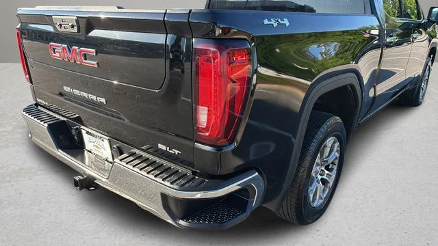 Used 2025 Black GMC SLT image 36