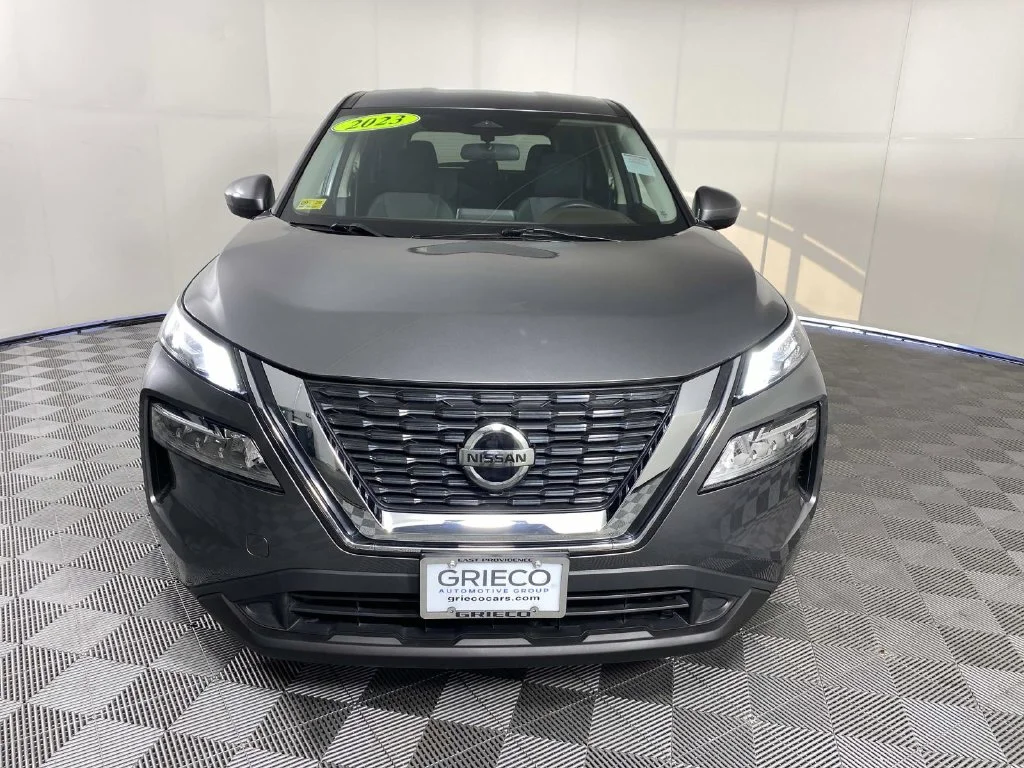 Used 2023 Gun Metallic Nissan SV image 3