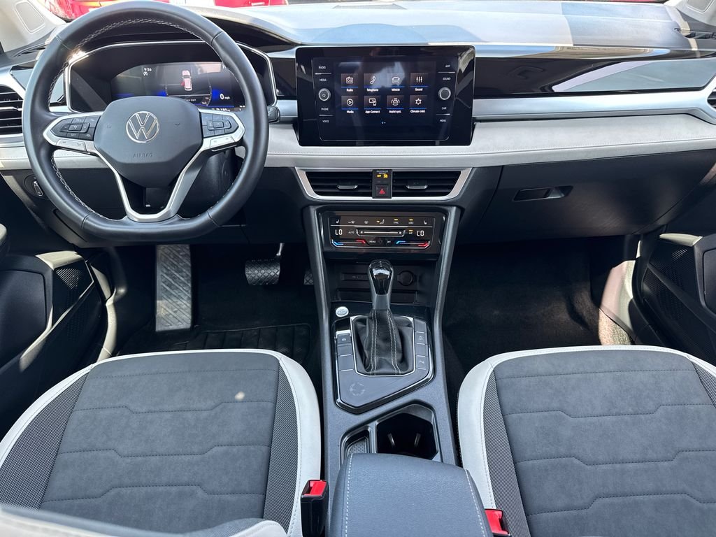 Used 2025 Silver Volkswagen 1.5T SE image 19