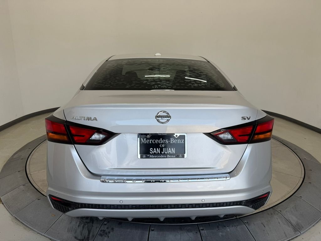 Used 2022 Brilliant Silver Metallic Nissan 2.5 SV image 13