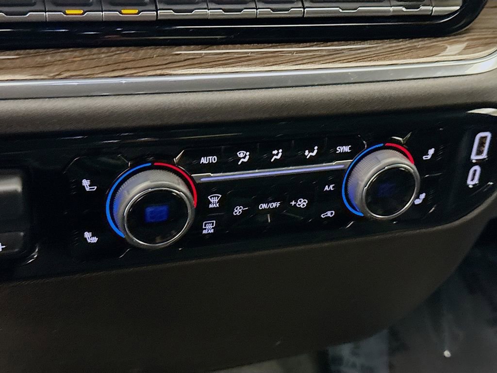 2025 Chevrolet Silverado 1500 LT - Photo 19