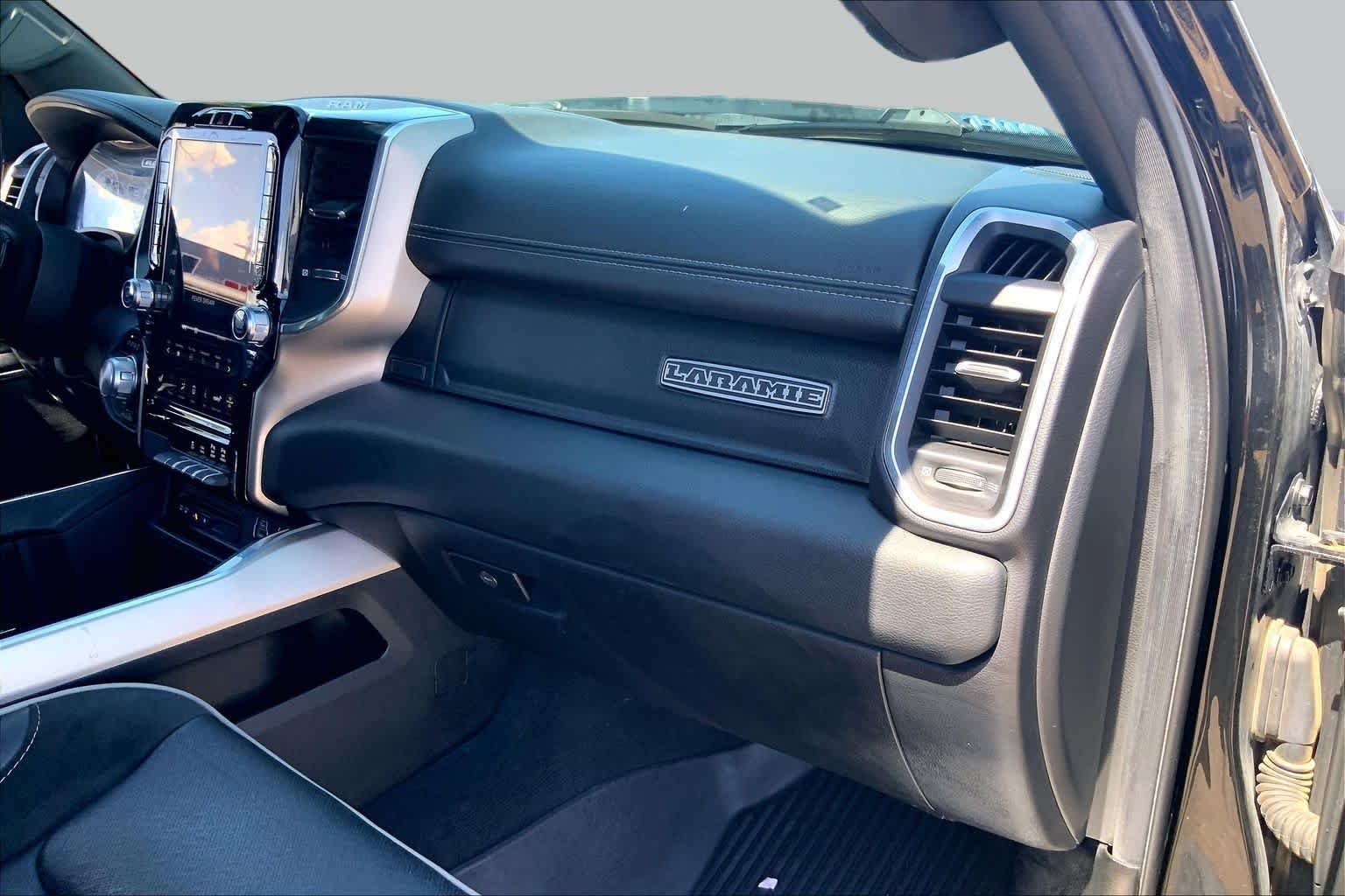 Used 2019 Diamond Black Crystal Pearlcoat Ram Laramie image 19