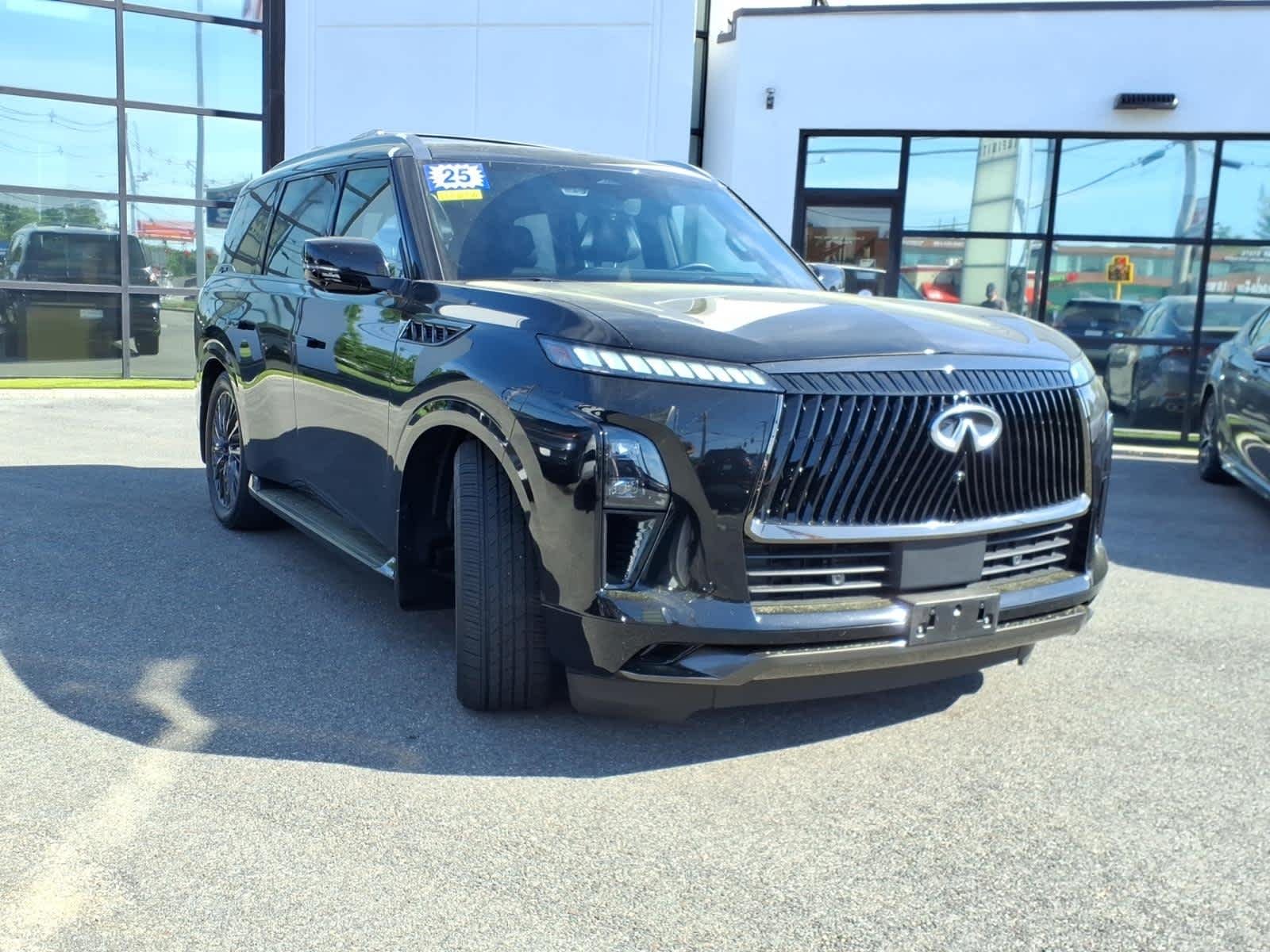 Certified Used 2025 Mineral Black INFINITI AUTOGRAPH image 3