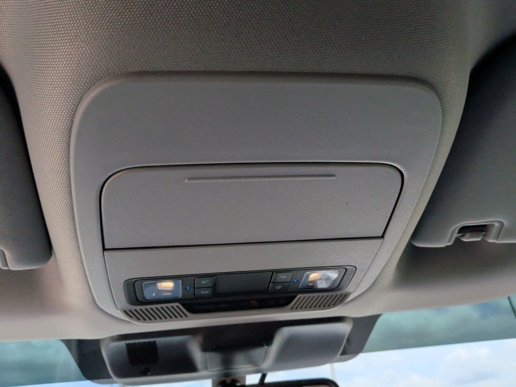 Used 2022 White Ford XLT image 21