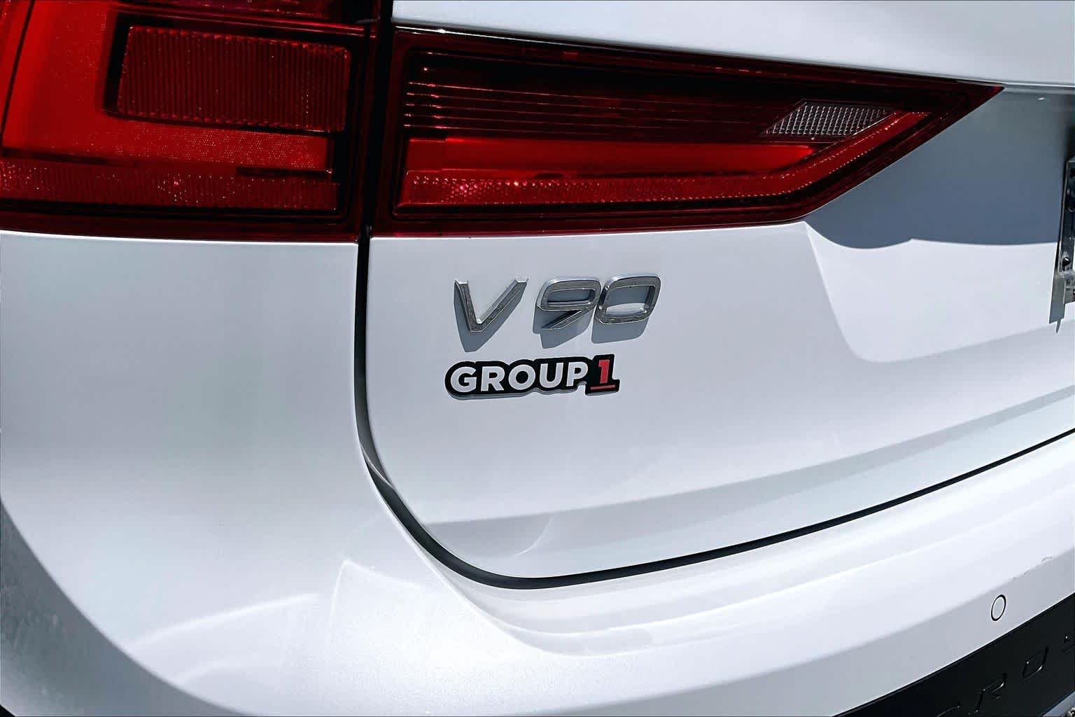 Used 2020 Crystal White Pearl Metallic Volvo  image 10