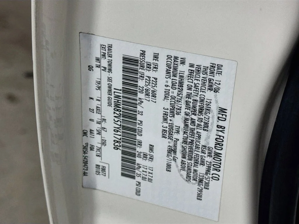 Used 2007 White Lincoln Signature image 35