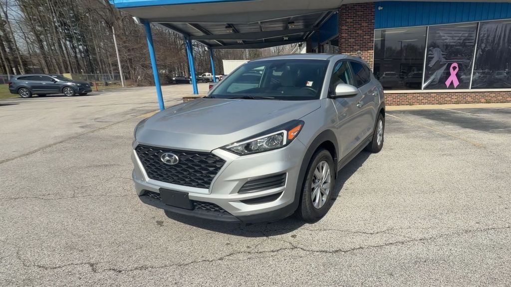 Used 2020 Silver Hyundai SE image 3