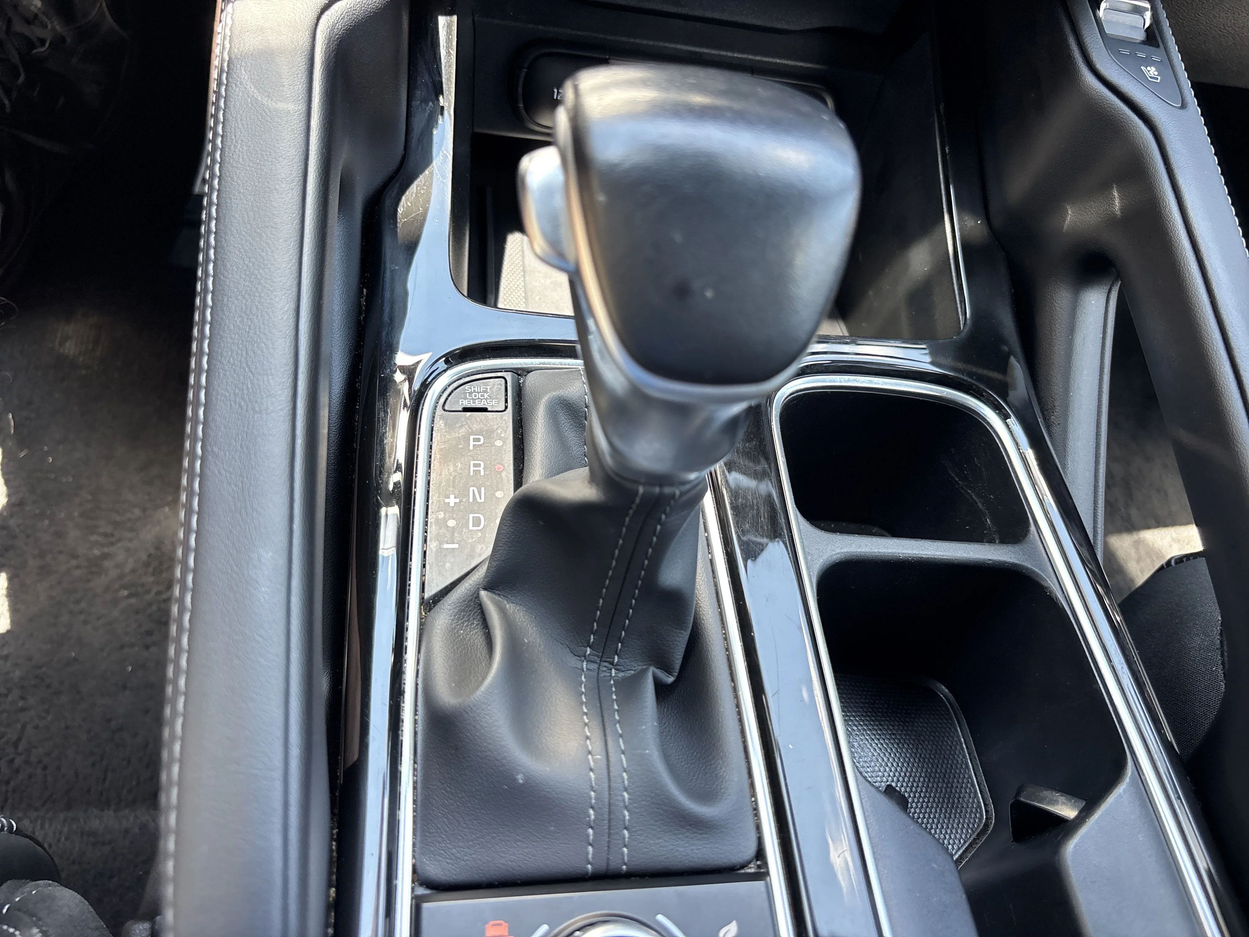 Used 2024 Dawning Red Kia SX X-Line AWD image 40