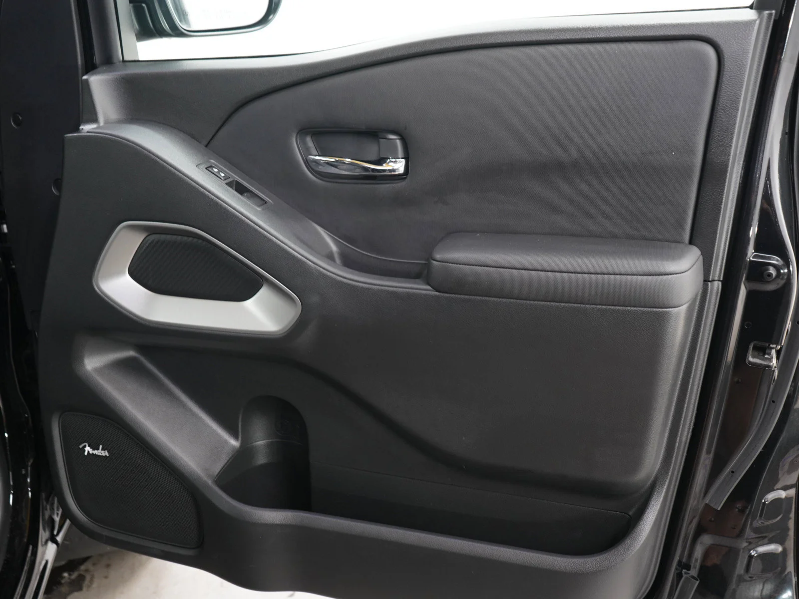 Used 2023 Super Black Nissan SV image 12