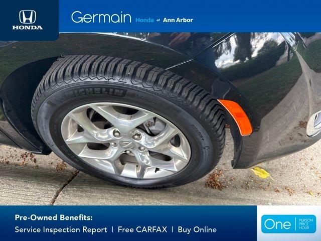 Used 2019 Brilliant Black Crystal Pearlcoat Chrysler Limited image 12
