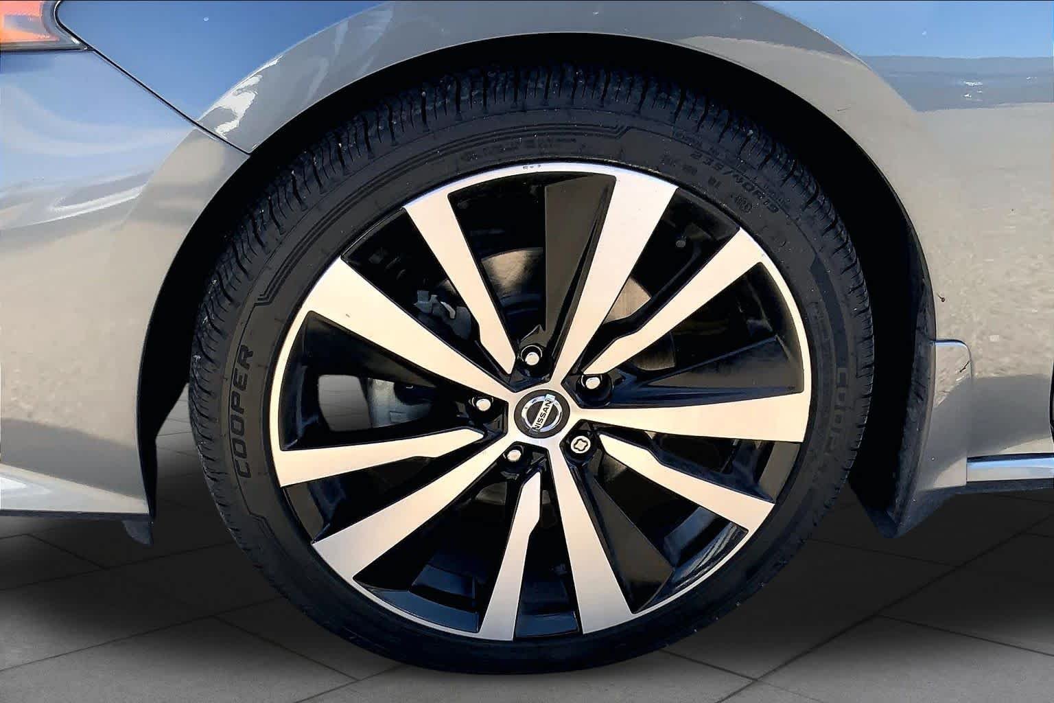 Used 2020 Gun Metallic Nissan 2.5 SR image 10