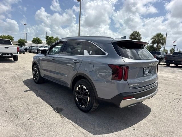 Used 2024 Silver Kia S image 5