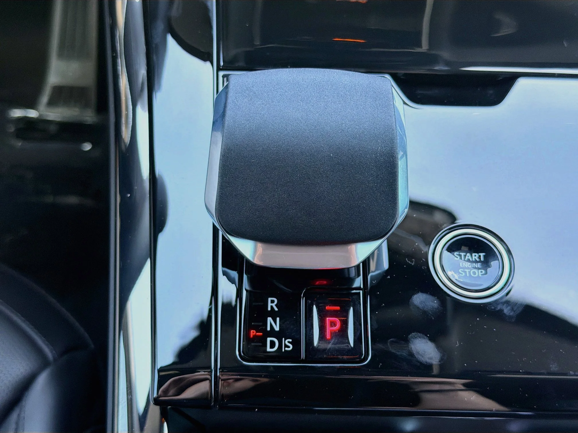 New 2026 Fuji White Land Rover Dynamic SE image 30
