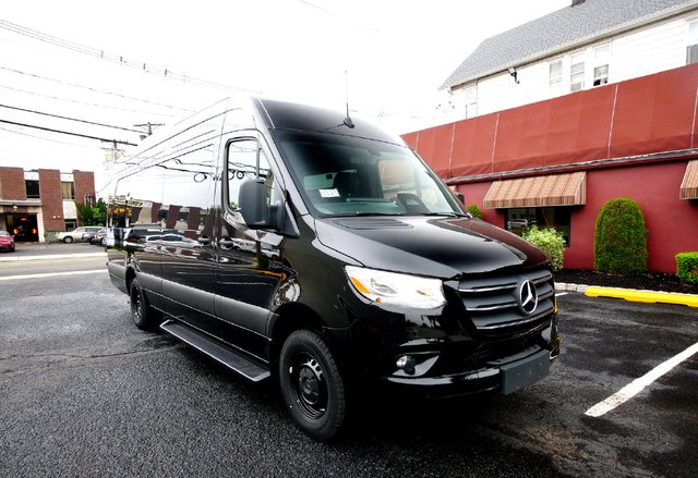 2025 Mercedes-Benz Sprinter 3500 Cargo 170 WB Extended