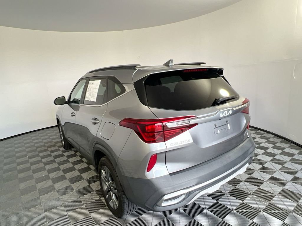 Used 2022 Gray Kia S image 5