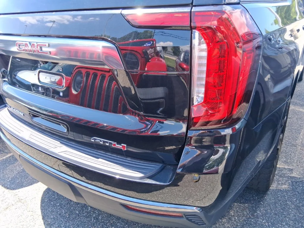 Used 2022 Black GMC AT4 image 8