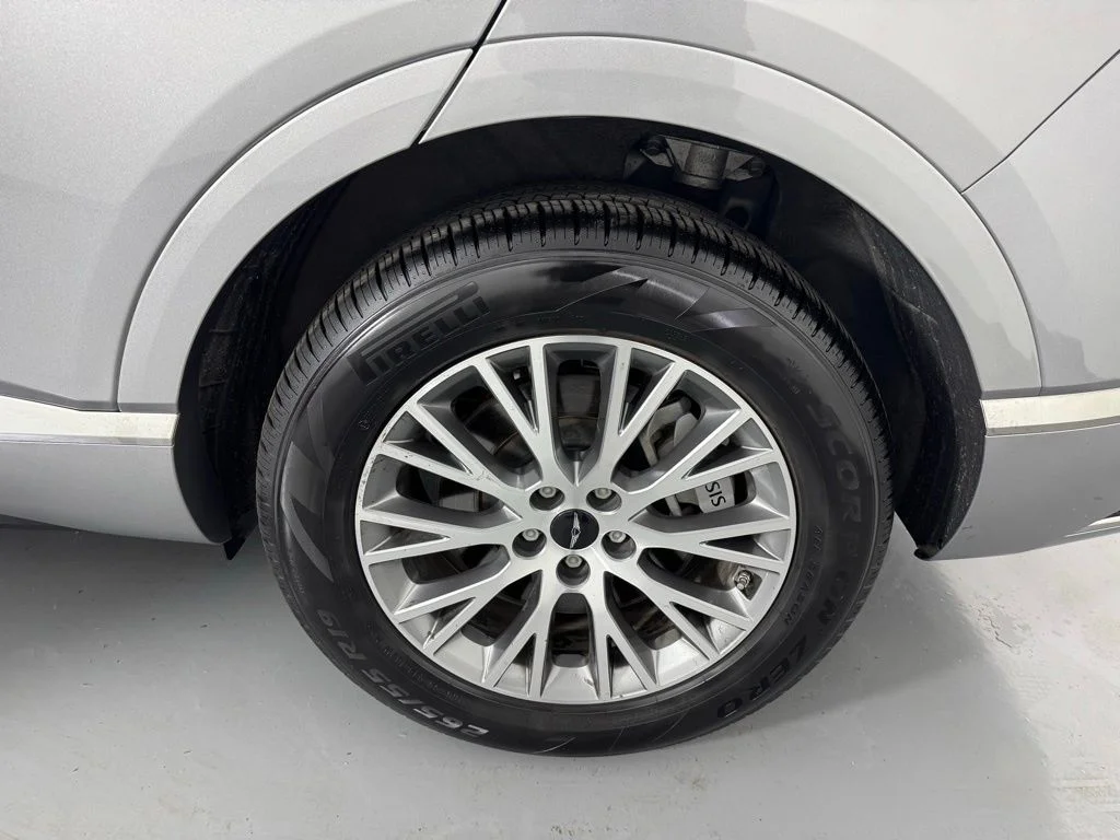 Used 2025 Silver Genesis 2.5T image 11
