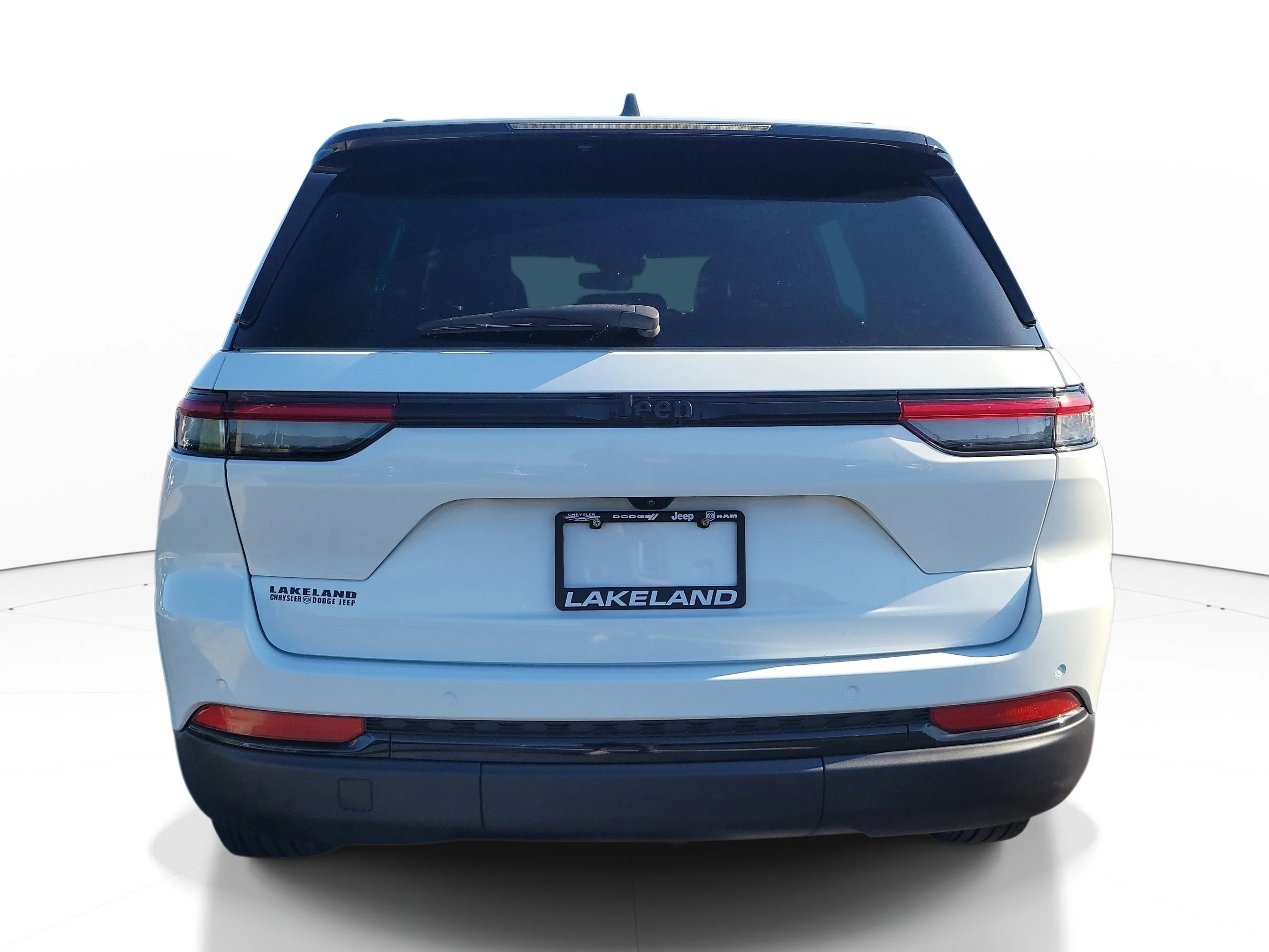 Used 2024 Bright White Clearcoat Jeep Altitude image 5