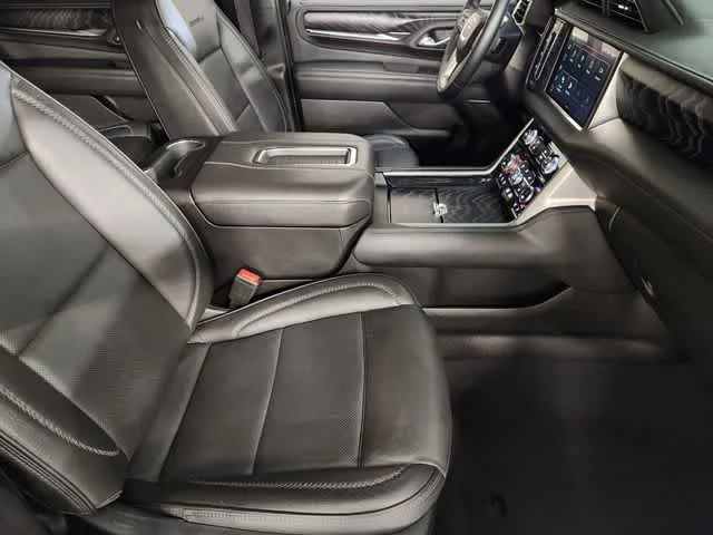 Used 2023 Summit White GMC Denali image 3