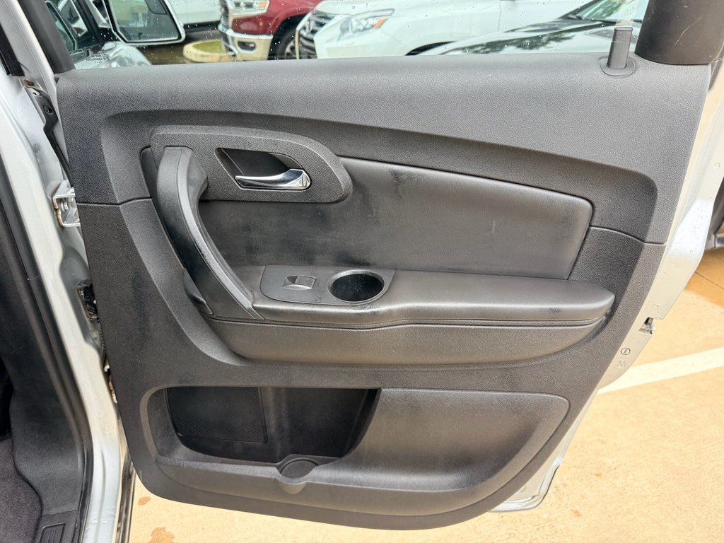 Used 2011 Silver Ice Metallic Chevrolet LT w/1LT image 18