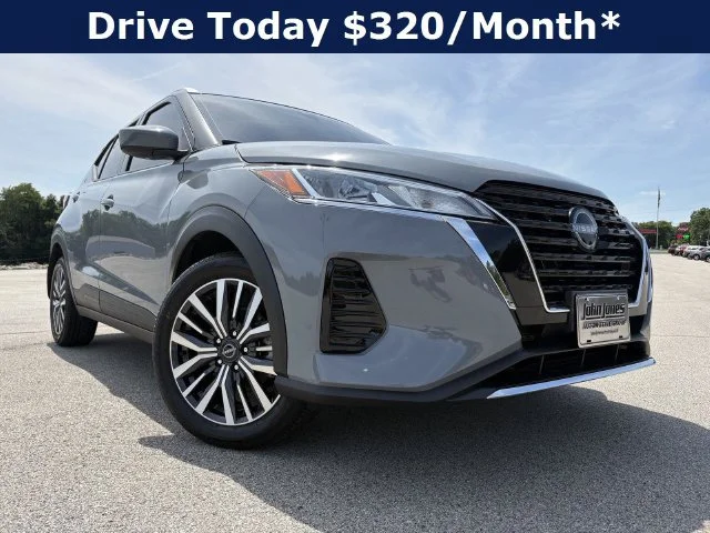 Used 2024 Gray Nissan SV image 2