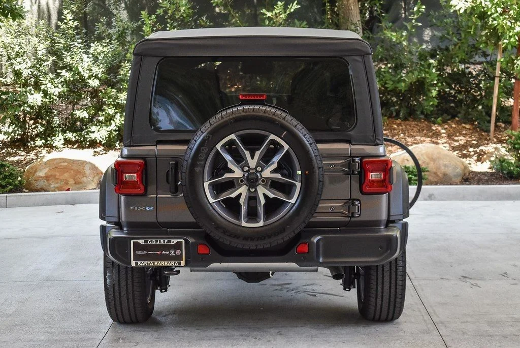 New 2025 Granite Crystal Metallic Clearcoat Jeep Sport S 4xe image 5
