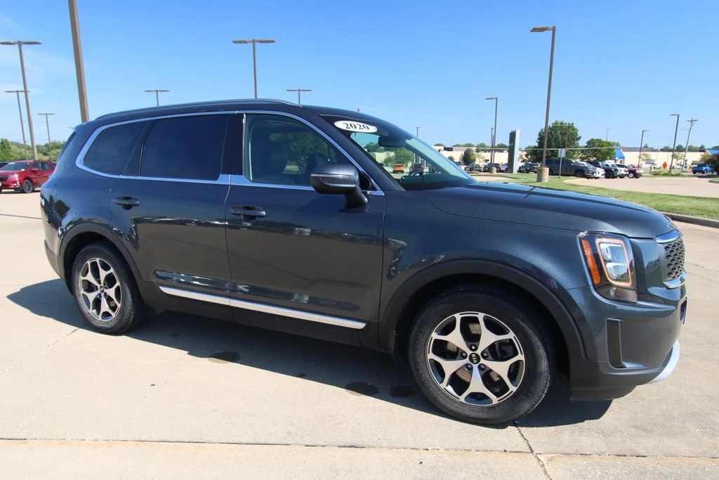Used 2020 Gravity Gray Kia EX image 3