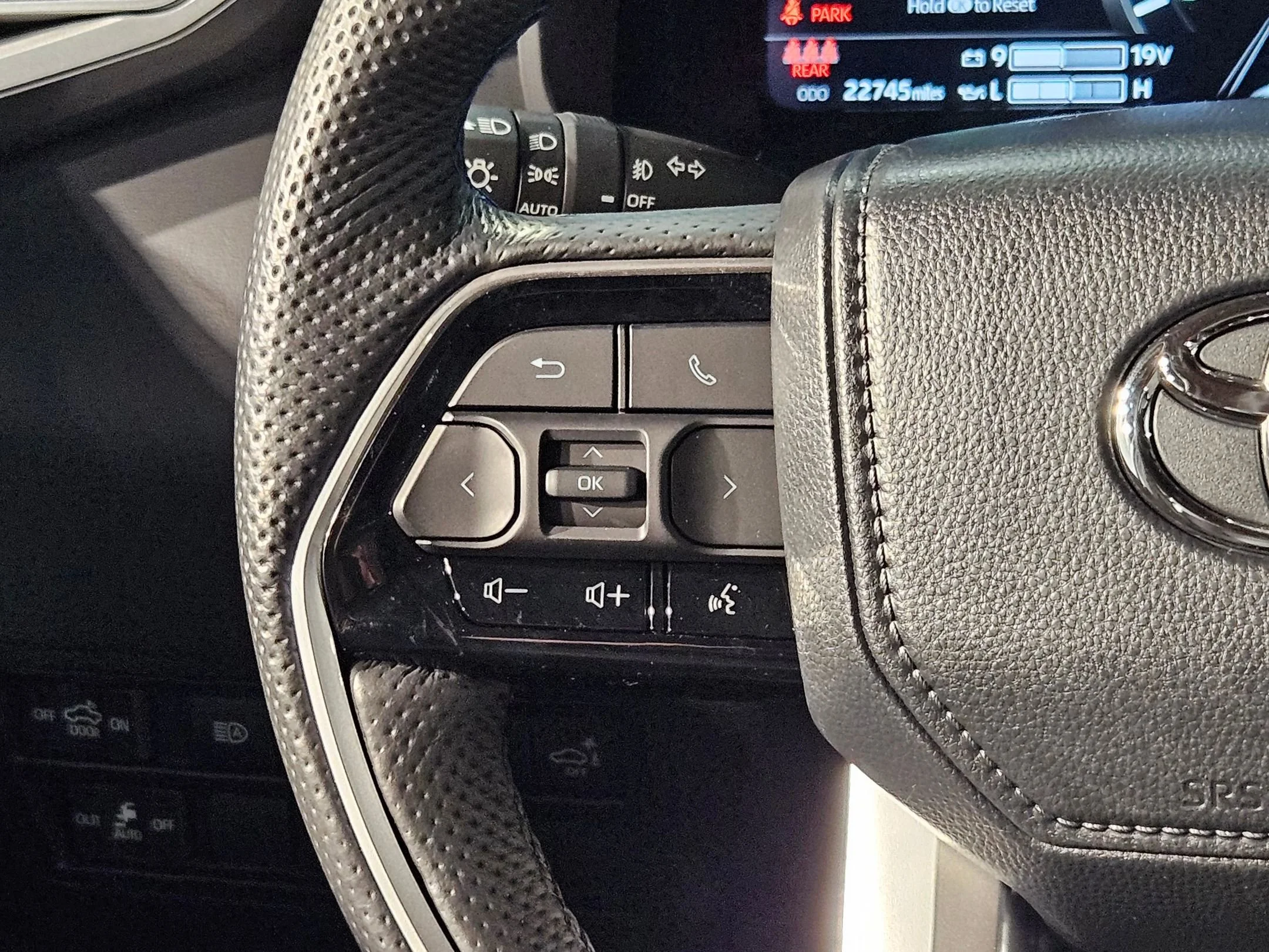Used 2024 Wind Chill Pearl Toyota Platinum Hybrid image 28