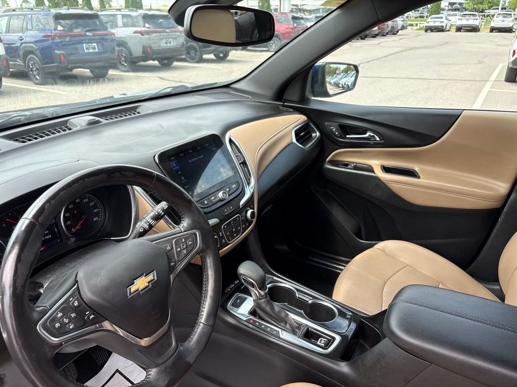 Used 2022 Blue Chevrolet Premier image 4