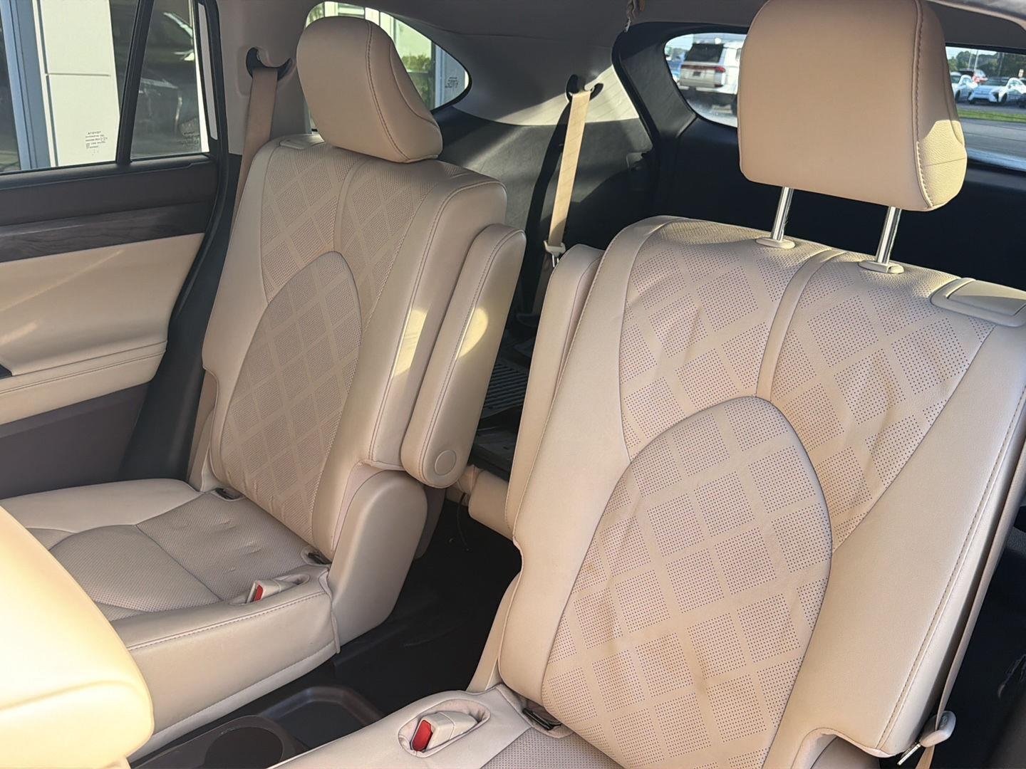 Used 2022 Wind Chill Pearl Toyota Platinum image 32