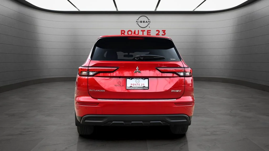 Used 2024 Red Mitsubishi ES image 7