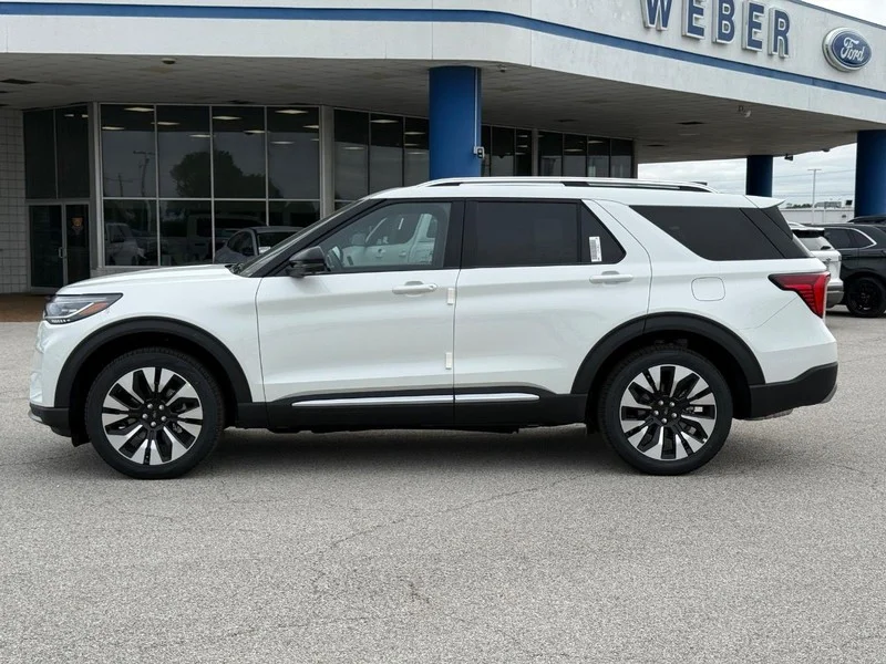 New 2026 Star White Metallic Tri-Coat Ford Platinum 4WD image 2
