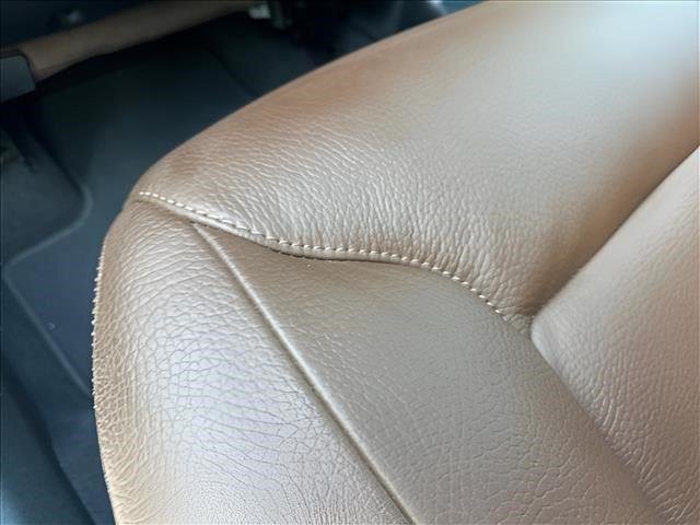 Used 2023  Volvo Plus Bright Theme image 13