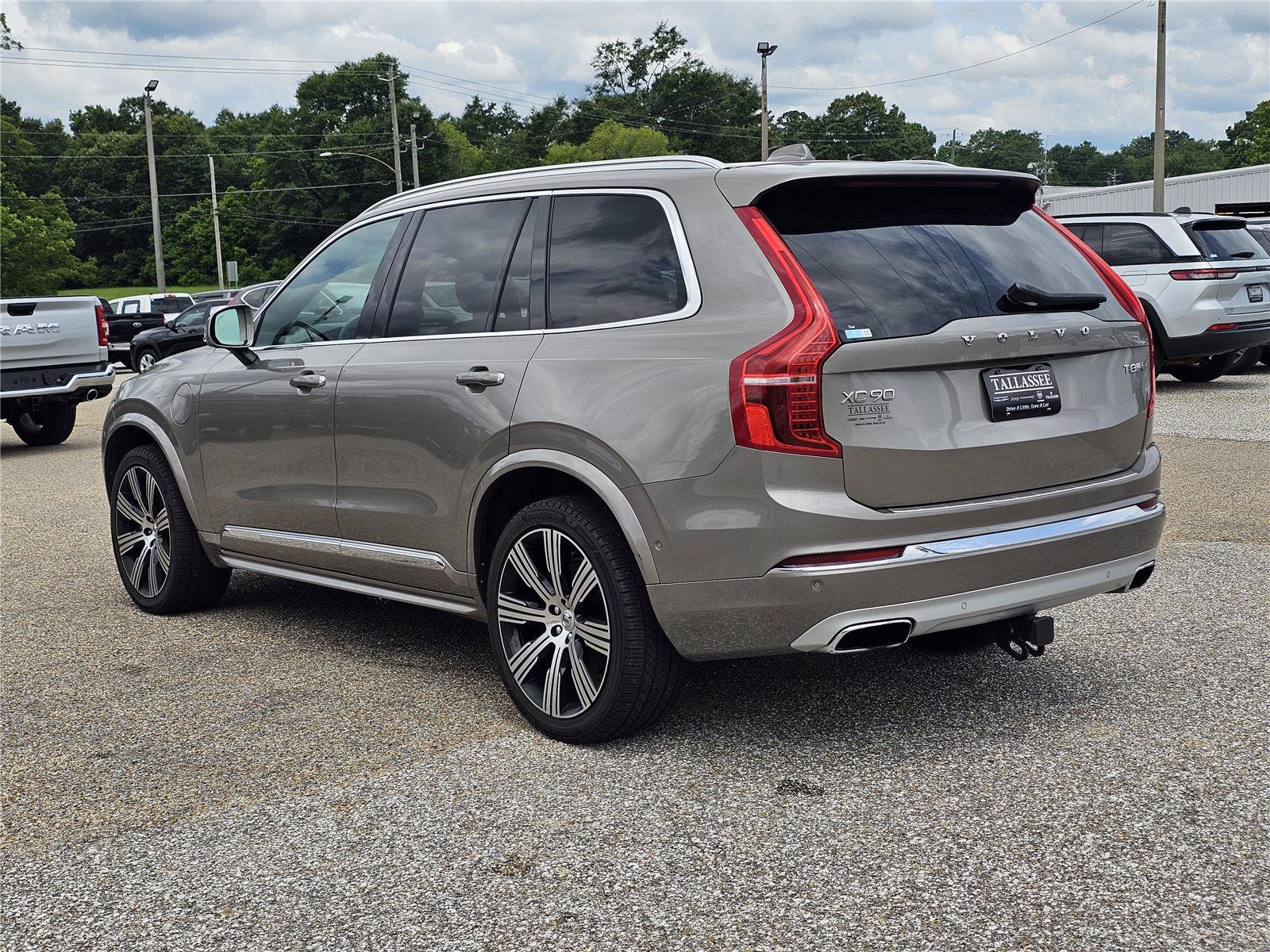 Used 2020 Birch Light Metallic Volvo Inscription image 12