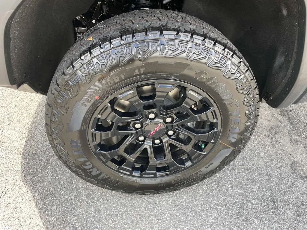 New 2026 Onyx Black GMC Elevation image 11