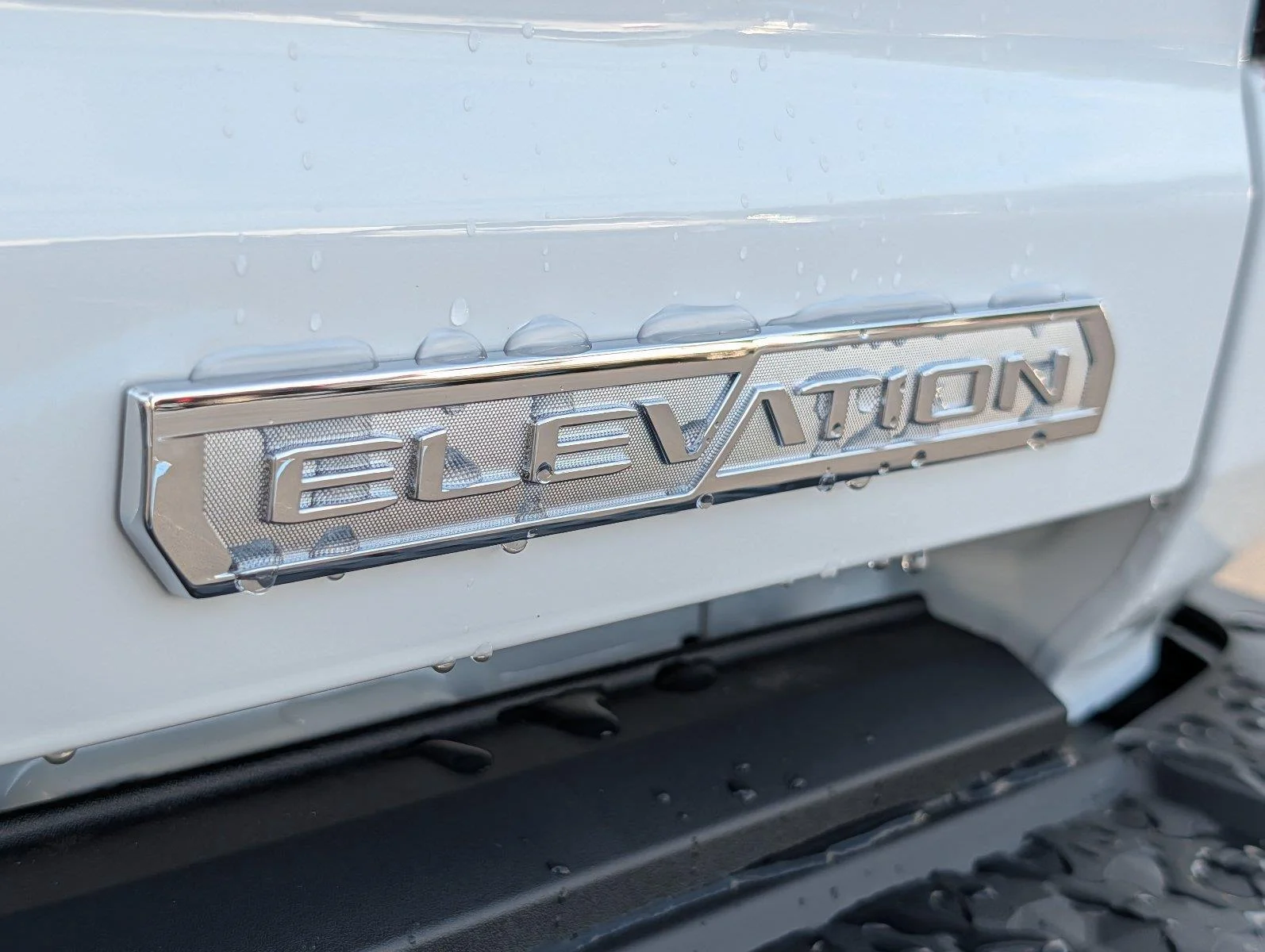 New 2026 Summit White GMC Elevation image 35