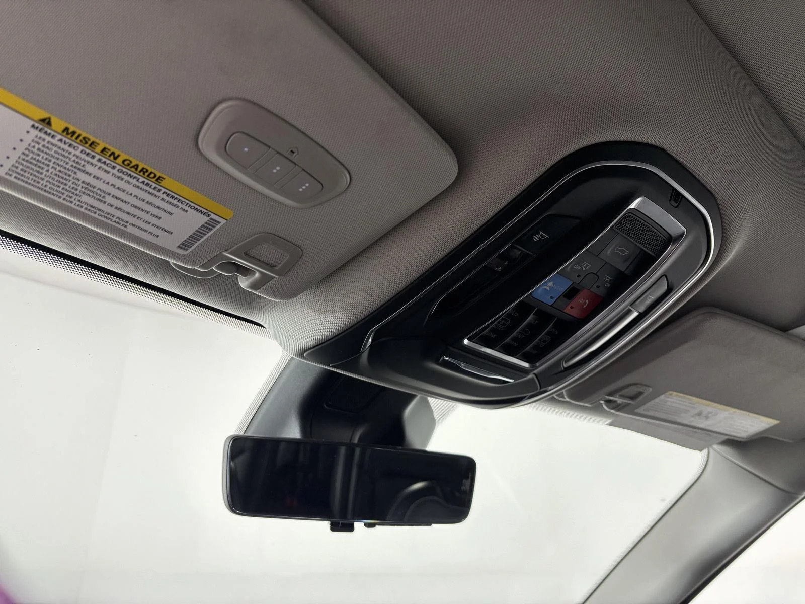 Used 2023 Ember Pearlcoat Jeep Limited image 44